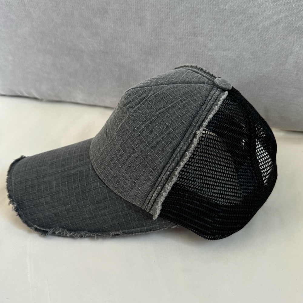 Distressed Trucker Hat EUC Black Mesh Charcoal Gray Sun Hat Baseball Cap Canvas - Picture 2 of 9